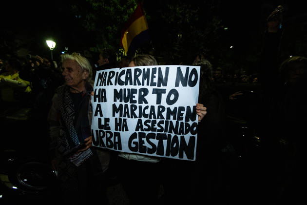 IPA89447783 - MADRID, SPAIN. OCTOBER 8. Thousands of people are taking part in the Hasta Siempre, Maricarmen march, from Puerta del Sol to the home where 87-year-old Maricarmen Abascal lived; she died on October 7 after being hospitalized following her eviction on September 23, in Madrid, Spain, on October 8, 2026. Organized by the Sindicato de Inquilinas of Madrid, the demonstration paid tribute to the woman, who had become a symbol of the struggle for the right to housing amid Spain™s housing crisis. Participants carried flowers, candles, and protest signs, calling for an end to evictions and greater housing protections. Copyright: xFrancescoxMilitelloxMirtox xFrancescoxMilitelloxMirtox IPA89447783