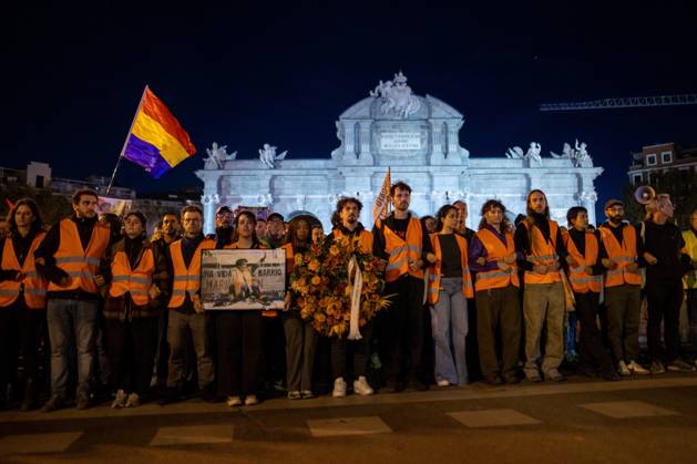 March in memory of Maricarmen in Madrid, Spain - 8 Oct 2026 Activists from the tenants union march through Madrid in memory of Maricarmen A march is making its way through the streets of Madrid, traveling from Puerta del Sol to the former home of Maricarmen Abascal—the 87-year-old woman who passed away 24 hours ago and whose eviction sparked a wave of citizen mobilization regarding the housing crisis. Madrid Spain Copyright: xDavidxCanalesx xSOPAxImagesx David-Canales-1456976