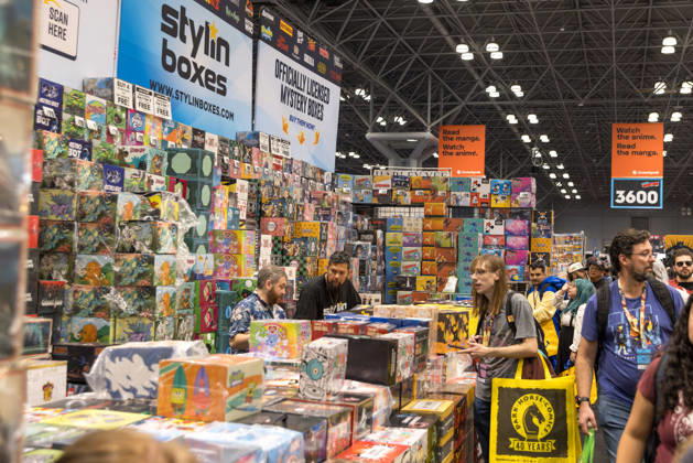 October 8, 2026, New York, New York, USA: People in costumes and makeup pose during New York Comic Con 2026 at the Javits Center in New York City, United States, on Thursday, October 8, 2026. New York USA  - ZUMAc233 20261008_zsp_c233_046 Copyright: xVanessaxCarvalhox