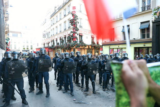 High School And University Student Protest - Paris A CRS riot police squad is preparing to charge to disperse the protesters, during a nationwide youth demonstration. Nationwide mobilization by high school and university students calling for better teaching and study conditions, increased funding and staffing, an end to overcrowded classrooms and deteriorating infrastructure, and improved access to education, amidst concerns over social inequalities and student financial insecurity in Paris, France, October 8, 2026. Photo by Christophe Michel ABACAPRESS.COM Paris ILE DE FRANCE France Copyright: xMichelxChristophe ABACAx