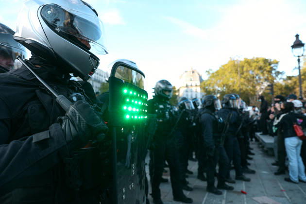 High School And University Student Protest - Paris A CRS riot police squad is preparing to charge to disperse the protesters, during a nationwide youth demonstration. Nationwide mobilization by high school and university students calling for better teaching and study conditions, increased funding and staffing, an end to overcrowded classrooms and deteriorating infrastructure, and improved access to education, amidst concerns over social inequalities and student financial insecurity in Paris, France, October 8, 2026. Photo by Christophe Michel ABACAPRESS.COM Paris ILE DE FRANCE France  Copyright: xMichelxChristophe ABACAx
