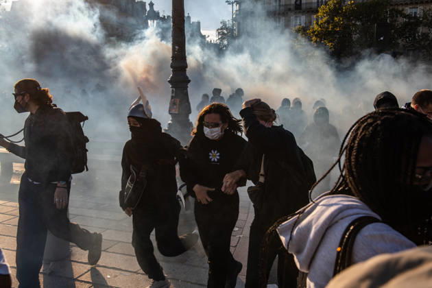 High School And University Student Protest - Paris High school students struggle to breathe amid tear gas during a protest at Place de la Bastille in Paris, France on October 8, 2026. Photo by Fabrice Sapte ABACAPRESS.COM Paris France  Copyright: xSaptexFabrice ABACAx