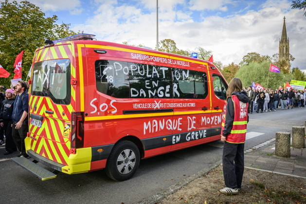 October 8, 2026, Lorraine, Metz: On Thursday, as in the rest of France, several hundred students protested in downtown Metz for better conditions in schools. bub