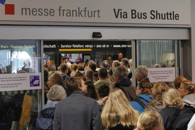 Frankfurt Impressions 09 10 2026 The 78th Frankfurt Book Fair opens its doors to all visitors today; large crowds at the bus stop near the Rebstockgelände parking garage, Frankfurt am Main, Hesse, Germany