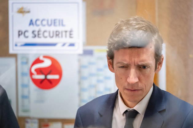 News Bilder des Tages Edouard Geffray Visit an High School Lycee - Cachan French Education Minister Edouard Geffray during a visit to the high school Lycee Polyvalent de Cachan, in Cachan, on the outskirts of Paris, France on October 9, 2026, on the sidelines of a nationwide protest movement of students over learning conditions. Photo by Alexis Jumeau ABACAPRESS.COM Cachan France  Copyright: xJumeauxAlexis ABACAx