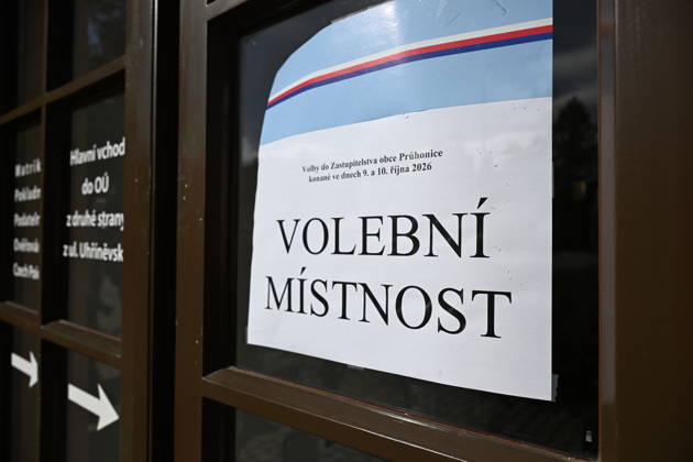 The two-day elections to municipal assemblies started in the Czech Republic together with the first round of the elections to one-third of the Senate, on October 9, 2026. The sing on the photo reads to the polls , in Pruhonice, Czech Republic. (CTKxPhoto KaterinaxSulova) CTKPhotoP2026100904692  CTKPhotoP2026100904692