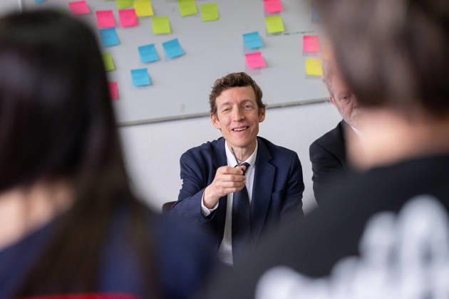 Edouard Geffray Visit an High School Lycee - Cachan French Education Minister Edouard Geffray speaks to students during a visit to the high school Lycee Polyvalent de Cachan, in Cachan, on the outskirts of Paris, France on October 9, 2026, on the sidelines of a nationwide protest movement of students over learning conditions. Photo by Alexis Jumeau ABACAPRESS.COM Cachan France  Copyright: xJumeauxAlexis ABACAx