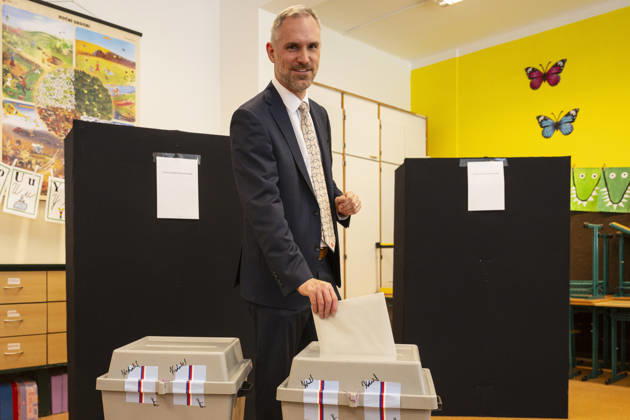 The two-day elections to municipal assemblies started in the Czech Republic together with the first round of the elections to one-third of the Senate, on October 9, 2026. On the photo votes Zdenek Hrib, chairman of the Czech Pirate Party (Pirates), in Prague, Czech Republic. (CTKxPhoto MichalxKamaryt) CTKPhotoP2026100904984  CTKPhotoP2026100904984