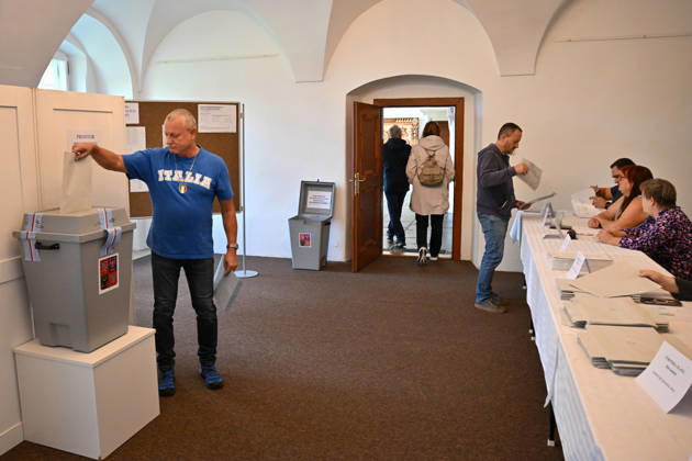 The two-day elections to municipal assemblies started in the Czech Republic together with the first round of the elections to one-third of the Senate, on October 9, 2026. On the photo polling place for municipal elections in Stara Ves nad Ondrejnici. (CTKxPhoto JaroslavxOzana) CTKPhotoP2026100905747  CTKPhotoP2026100905747