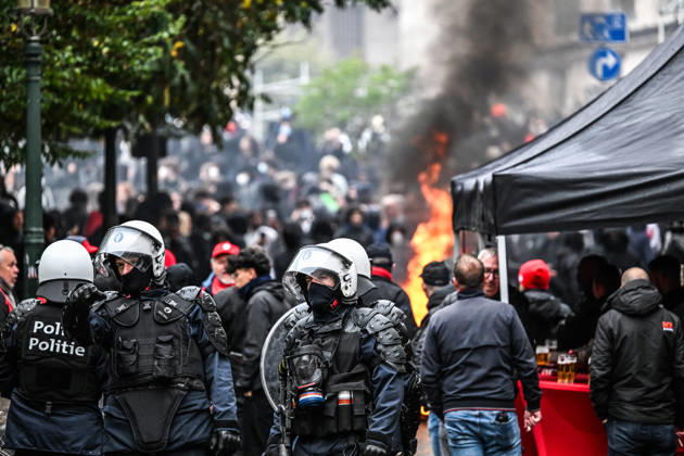 Violent student protests merge with a trade union demonstration near Mont des Arts in Brussels, Belgium, on 9 October 2026. Clashes and disorder unfold as student protesters join the union-led mobilisation in the Belgian capital.
