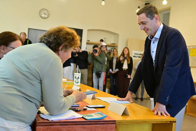 The two-day elections to municipal assemblies started in the Czech Republic together with the first round of the elections to one-third of the Senate, on October 9, 2026. On the photo Jan Grolich, Governor of South Moravia Region and Chairman of the KDU-CSL, cast his vote in polling place in Velatice, South Moravian Region. (CTKxPhoto VaclavxSalek) CTKPhotoP2026100905853  CTKPhotoP2026100905853