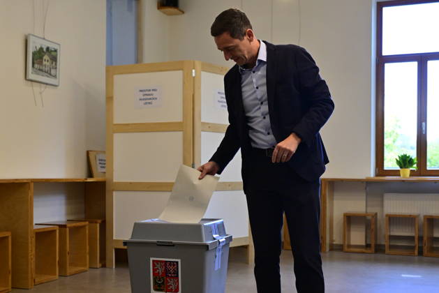 The two-day elections to municipal assemblies started in the Czech Republic together with the first round of the elections to one-third of the Senate, on October 9, 2026. On the photo Jan Grolich, Governor of South Moravia Region and Chairman of the KDU-CSL, cast his vote in polling place in Velatice, South Moravian Region. (CTKxPhoto VaclavxSalek) CTKPhotoP2026100905899  CTKPhotoP2026100905899