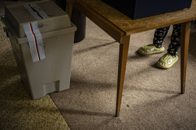 The two-day elections to municipal assemblies started in the Czech Republic together with the first round of the elections to one-third of the Senate, on October 9, 2026. On the photo a polling place in new electoral district in Ralsko-Nahlov. (CTKxPhoto RadekxPetrasek) CTKPhotoP2026100905554  CTKPhotoP2026100905554