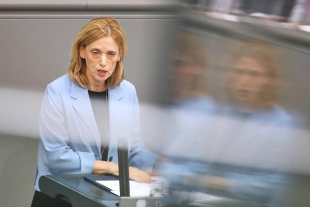 Berlin, Germany, October 9, 2026 German Bundestag 100th Session of the Bundestag Federal Minister of Education, Family, Senior Citizens, Women, and Youth Karin Prien CDU Copyright: xdtsxNachrichtenagenturx dts_137778