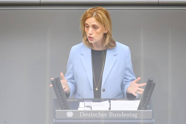 Berlin, Germany, October 9, 2026 German Bundestag 100th Session of the Bundestag Federal Minister of Education, Family, Senior Citizens, Women, and Youth Karin Prien CDU Copyright: xdtsxNachrichtenagenturx dts_137781