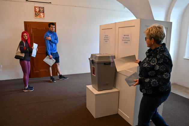 The two-day elections to municipal assemblies started in the Czech Republic together with the first round of the elections to one-third of the Senate, on October 9, 2026. On the photo polling place for municipal elections in Stara Ves nad Ondrejnici. (CTKxPhoto JaroslavxOzana) CTKPhotoP2026100906142 CTKPhotoP2026100906142