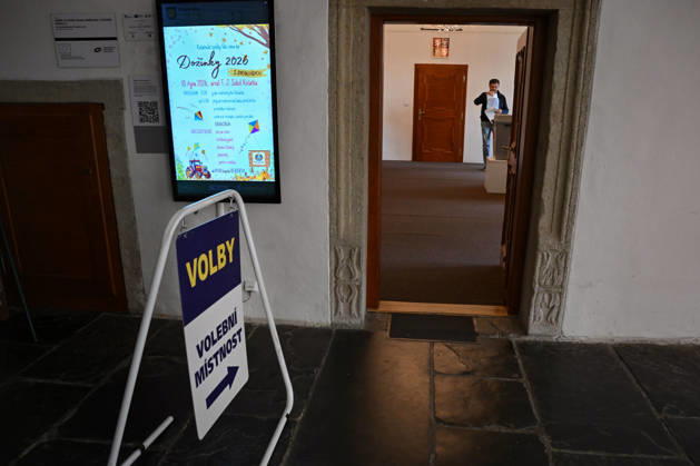 The two-day elections to municipal assemblies started in the Czech Republic together with the first round of the elections to one-third of the Senate, on October 9, 2026. On the photo polling place for municipal elections in Stara Ves nad Ondrejnici. (CTKxPhoto JaroslavxOzana) CTKPhotoP2026100906177 CTKPhotoP2026100906177