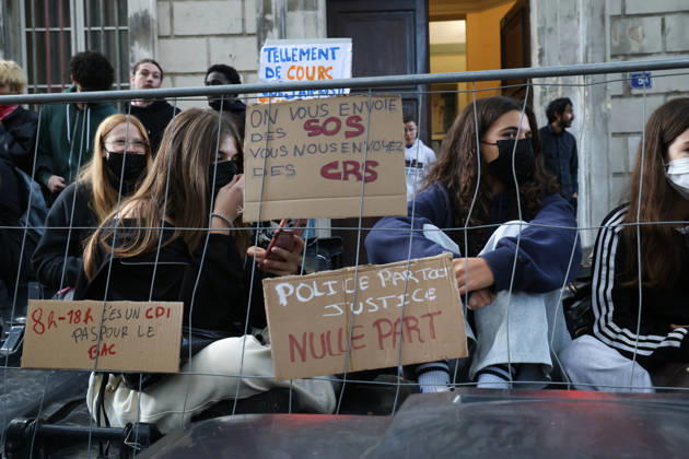 High school students blockading schools here at Thiers High School in Marseille. - 09 11 2026 - France Bouches-du-Rhone Marseille -  SylvainxRostaingx xLexPictorium LePictorium_0342762