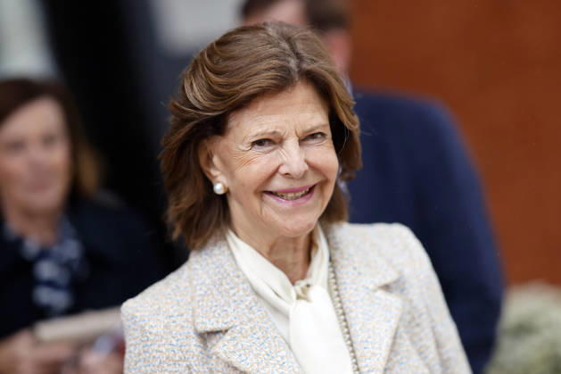 Queen Silvia of Sweden during her visit to the Luisen Gymnasium in Düsseldorf. The Queen attended the Luisen Gymnasium in Düsseldorf during her school years; today, it is located in a new building at a different site. Düsseldorf, October 9, 2026, North Rhine-Westphalia, Germany Copyright: xChristophxHardtx