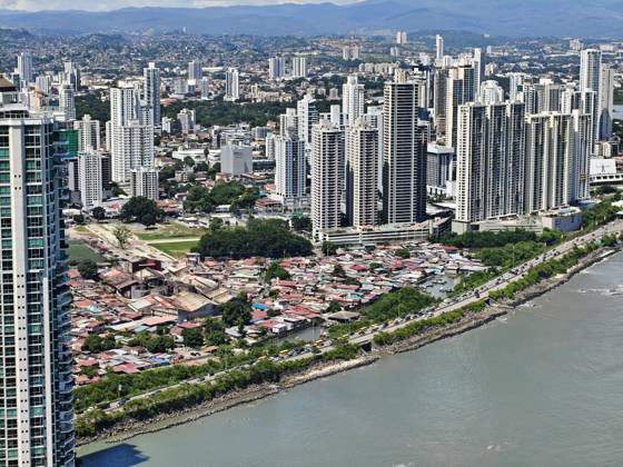 (261009) -- PANAMA CITY, Oct. 9, 2026 -- Photo shows buildings in Panama City, Panama, after a severe earthquake hit the country, on Oct. 9, 2026. A major earthquake struck Panama on Friday. ) PANAMA-PANAMA CITY-EARTHQUAKE LixJiaxu 