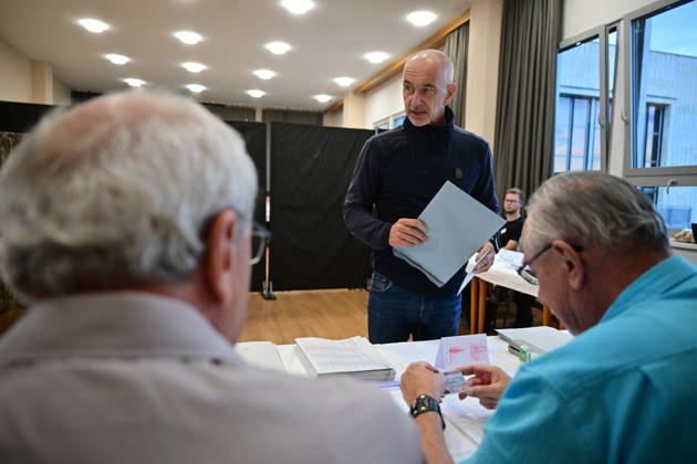 The two-day elections to municipal assemblies started in the Czech Republic together with the first round of the elections to one-third of the Senate, on October 9, 2026. On the photo: Martin Kuba, chairman of the Nase Cesko movement, cast his vote in the municipal elections in Ceske Budejovice in his electoral district in the Vltava housing estate. (CTKxPhoto VaclavxPancer) CTKPhotoP2026100907768  CTKPhotoP2026100907768