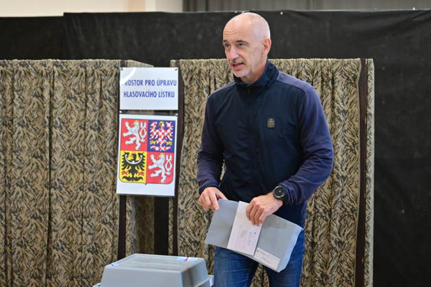 The two-day elections to municipal assemblies started in the Czech Republic together with the first round of the elections to one-third of the Senate, on October 9, 2026. On the photo: Martin Kuba, chairman of the Nase Cesko movement, cast his vote in the municipal elections in Ceske Budejovice in his electoral district in the Vltava housing estate. (CTKxPhoto VaclavxPancer) CTKPhotoP2026100907814 CTKPhotoP2026100907814