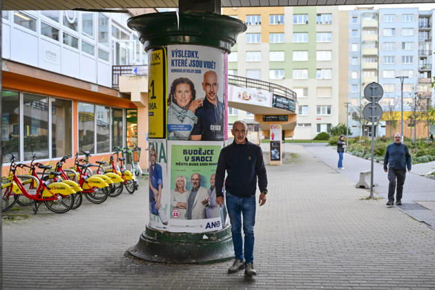 The two-day elections to municipal assemblies started in the Czech Republic together with the first round of the elections to one-third of the Senate, on October 9, 2026. On the photo: Martin Kuba, chairman of the Nase Cesko movement, cast his vote in the municipal elections in Ceske Budejovice in his electoral district in the Vltava housing estate. (CTKxPhoto VaclavxPancer) CTKPhotoP2026100908777 CTKPhotoP2026100908777