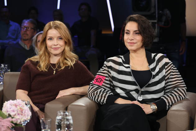 Karoline Schuch and Almila Bagriacik, actresses, appeared as guests on the NDR Talk Show on October 9, 2026, on NDR Television’s Channel 3; photo op before the taping on October 2, 2026, at the Hamburg Lokstedt television studio
