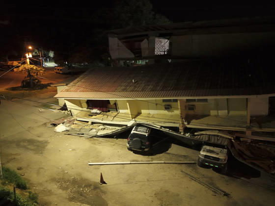 Strong 7.7 magnitude earthquake strikes Panama PENONOME, PANAMA - OCTOBER 9: Cars are seen under the rubble of a collapsed building following the powerful 7.7 magnitude earthquake in Penonome, Panama, on October 9, 2026. A powerful 7.7-magnitude earthquake struck Panama on Friday, causing widespread power outages, severe structural damage, and panic among residents. Mauricio Valenzuela Anadolu Penonome Panama. Editorial use only. Please get in touch for any other usage.  Copyright: x2026xAnadoluxMauricioxValenzuelax