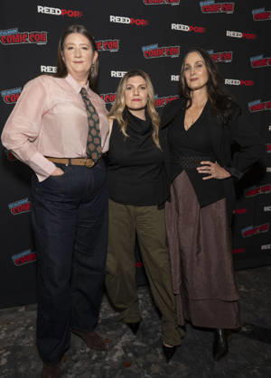 October 9, 2026, New York, New York, USA: MACKENZIE DONALDSON, KAT SANDLER and CARRIE ANNE MOSS attend the press room for YAGA on AMC Plus during New York Comic Con at Jacob Javits Convention Center in New York. 9 October 2026 New York USA - ZUMAa265 20261009_zep_a265_008 Copyright: xEricxAcquayex