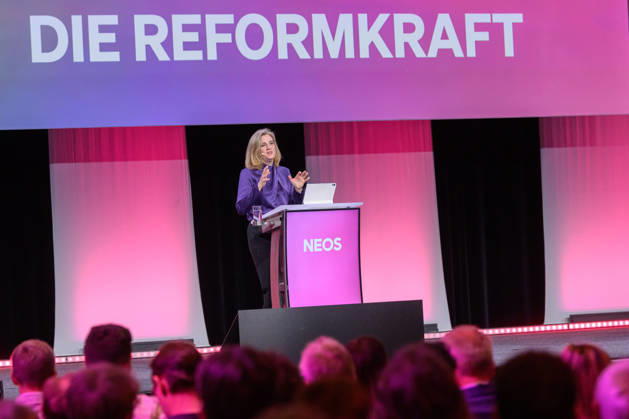 photonews in Linz, October 10, 2026 NEOS General Assembly at Design Center Linz NEOS has chosen Saving Within the System as the theme for the meeting PHOTO: Foreign Minister Beate Meinl Reisinger, NEOS NEOS General Assemb