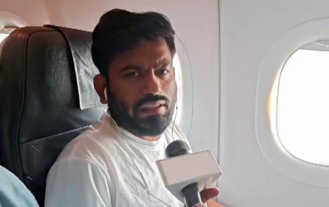 RECORD DATE NOT STATED CJP Founder Abhijeet Dipke detain by the Police at Delhi Airport New Delhi, Oct 10 (ANI): Cockroach Janta Party (CJP) Founder Abhijeet Dipke detain by the Police after the flight landed at IGI Airport, in New Delhi on Saturday. (ANI Video Grab) Delhi New Delhi India Copyright: xANIx ANI_20261010005