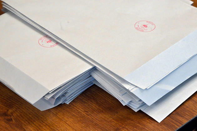 The two-day elections to municipal assemblies ended in the Czech Republic together with the first round of the elections to one-third of the Senate, at 2:00 p.m. on October 10, 2026. On the photo: members of the election commission start counting the votes cast by voters in Bozi Dar, Karlovy Vary Region. (CTKxPhoto SlavomirxKubes) CTKPhotoP2026101003291  CTKPhotoP2026101003291