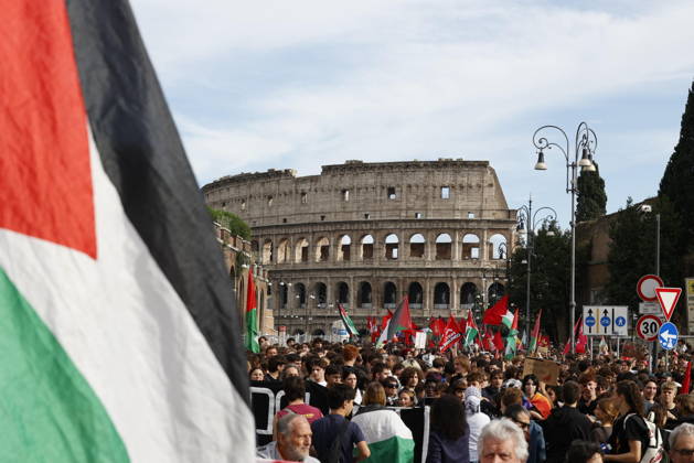 October 10, 2026, Rome, ITALY: People participate in a protest organized by the Palestinian Students Movement for Palestine in Rome, Italy, 10 October 2026 . ANSA FABIO FRUSTACI Rome ITALY  - ZUMAa110 20261010_zaf_a110_018 Copyright: xFabioxFrustacix