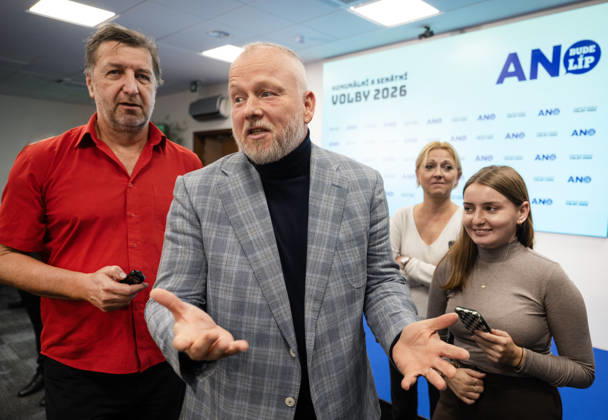 The two-day elections to municipal assemblies ended in the Czech Republic together with the first round of the elections to one-third of the Senate, at 2:00 p.m. on October 10, 2026. On the photo: Robert Kralicek (middle), the ANO movement s candidate for the Prague City Council, speaks to reporters at the ANO Movement s central campaign headquarters in Prague. (CTKxPhoto MichaelaxRihova) CTKPhotoP2026101004193  CTKPhotoP2026101004193