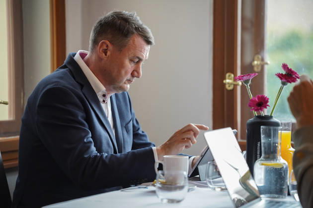 The two-day elections to municipal assemblies ended in the Czech Republic together with the first round of the elections to one-third of the Senate, at 2:00 p.m. on October 10, 2026. On the photo: Martin Puta, governor of the Liberec Region (Mayors for the Liberec Region), watches as votes are counted in elections in Ceska Lipa. (CTKxPhoto VitxCerny) CTKPhotoP2026101003514  CTKPhotoP2026101003514