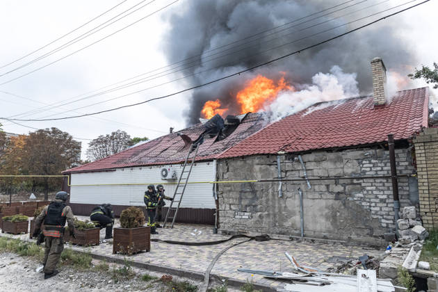Ukrainian firefighters battle blaze after Russian drone strike in Kramatorsk KRAMATORSK, UKRAINE - OCTOBER 10: Ukrainian firefighters put out a fire in a commercial building following a strike by a Russian FPV drone and under threat from further drone attacks, in Kramatrosk, Ukraine, on October 10, 2026. Diego Herrera Carcedo Anadolu Kramatorsk Ukraine. Editorial use only. Please get in touch for any other usage.  Copyright: x2026xAnadoluxDiegoxHerreraxCarcedox