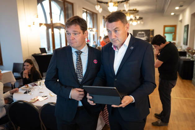 The two-day elections to municipal assemblies ended in the Czech Republic together with the first round of the elections to one-third of the Senate, at 2:00 p.m. on October 10, 2026. On the photo from left: mayoral candidate Jakub Mencl (Ziva Lipa) and Martin Puta, governor of the Liberec Region (Mayors for the Liberec Region), watch as votes are counted in elections in Ceska Lipa. (CTKxPhoto VitxCerny) CTKPhotoP2026101005132  CTKPhotoP2026101005132
