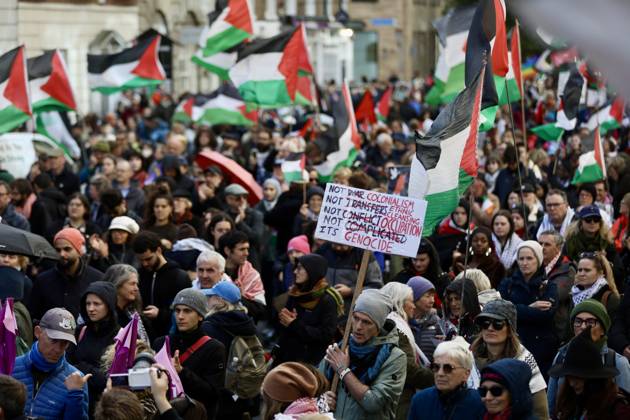 Thousands of pro-Palestine demonstrators gather in Dublin DUBLIN, IRELAND - OCTOBER 10: Thousands of pro-Palestine demonstrators gather in Dublin, Ireland, on October 10, 2026, for a national march marking three years since the October 7 attacks and the subsequent war in Gaza. Organized by the Ireland-Palestine Solidarity Campaign, the protest calls for sanctions against Israel and greater action by the Irish government, with demonstrators marching from the Garden of Remembrance towards the Dail. Mostafa Darwish Anadolu Dublin Ireland. Editorial use only. Please get in touch for any other usage.  Copyright: x2026xAnadoluxMostafaxDarwishx