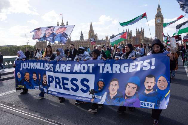 October 10, 2026, London, London, England: The National March for Palestine took place to mark the third anniversary of the start of the war in Gaza. Around ten thousand gathered on The Thames embankment and marched to Parliament Squre. They faced an Israeli counter demonstration of a handfull of protesters. Some arrests were reported by police. London England  - ZUMAr169 20261010_zip_r169_045 Copyright: xRodxHarbinsonx