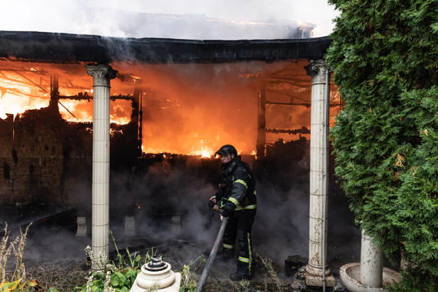 Aftermath of Russian FPV drone attack in Kramatorsk KRAMATORSK, UKRAINE - OCTOBER 10: Ukrainian firefighters put out a fire in a commercial building following a strike by a Russian FPV drone and under threat from further drone attacks, in Kramatrosk, Ukraine, 10 October 2026 Diego Herrera Carcedo Anadolu Kramatorsk Ukraine. Editorial use only. Please get in touch for any other usage.  Copyright: x2026xAnadoluxDiegoxHerreraxCarcedox