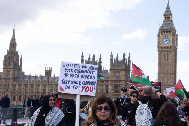 October 10, 2026, London, London, England: The National March for Palestine took place to mark the third anniversary of the start of the war in Gaza. Around ten thousand gathered on The Thames embankment and marched to Parliament Squre. They faced an Israeli counter demonstration of a handfull of protesters. Some arrests were reported by police. London England - ZUMAr169 20261010_zip_r169_043 Copyright: xRodxHarbinsonx