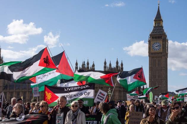 October 10, 2026, London, London, England: The National March for Palestine took place to mark the third anniversary of the start of the war in Gaza. Around ten thousand gathered on The Thames embankment and marched to Parliament Squre. They faced an Israeli counter demonstration of a handfull of protesters. Some arrests were reported by police. London England - ZUMAr169 20261010_zip_r169_046 Copyright: xRodxHarbinsonx