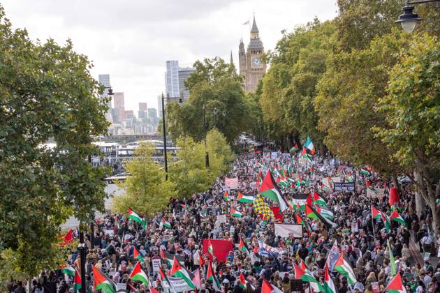 October 10, 2026, London, London, England: The National March for Palestine took place to mark the third anniversary of the start of the war in Gaza. Around ten thousand gathered on The Thames embankment and marched to Parliament Squre. They faced an Israeli counter demonstration of a handfull of protesters. Some arrests were reported by police. London England - ZUMAr169 20261010_zip_r169_054 Copyright: xRodxHarbinsonx