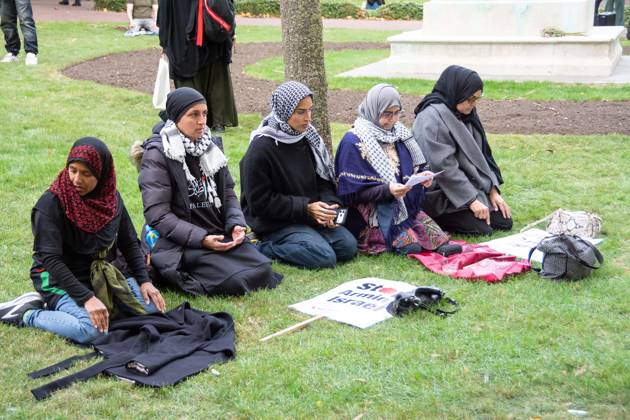 October 10, 2026, London, London, England: The National March for Palestine took place to mark the third anniversary of the start of the war in Gaza. Around ten thousand gathered on The Thames embankment and marched to Parliament Squre. They faced an Israeli counter demonstration of a handfull of protesters. Some arrests were reported by police. London England - ZUMAr169 20261010_zip_r169_060 Copyright: xRodxHarbinsonx