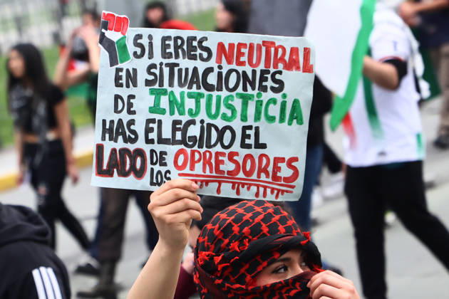 Santiago, October 10, 2026: March for Palestine organized by the Global Action for Palestine (GAFP) alliance along Alameda Street in downtown Santiago. Dragomir Yankovic, Aton Chile, Santiago, Chile. Aton 1198346 Copyright: DRAGOMIRxYANKOVIC ATONxCHILE