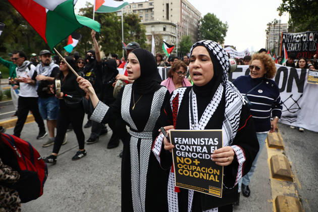 Santiago, October 10, 2026: March for Palestine organized by the Global Action for Palestine (GAFP) alliance along Alameda Street in downtown Santiago. Dragomir Yankovic, Aton Chile, Santiago, Chile. Aton 1198348 Copyright: DRAGOMIRxYANKOVIC ATONxCHILE