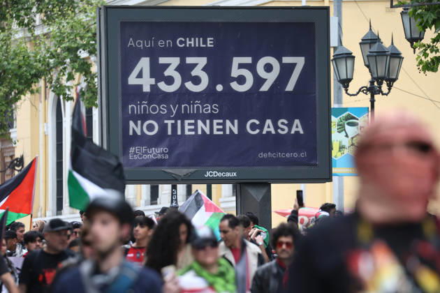 Santiago, October 10, 2026: March for Palestine organized by the Global Action for Palestine (GAFP) alliance along Alameda Street in downtown Santiago. Dragomir Yankovic, Aton Chile, Santiago, Chile. Aton 1198373  Copyright: DRAGOMIRxYANKOVIC ATONxCHILE