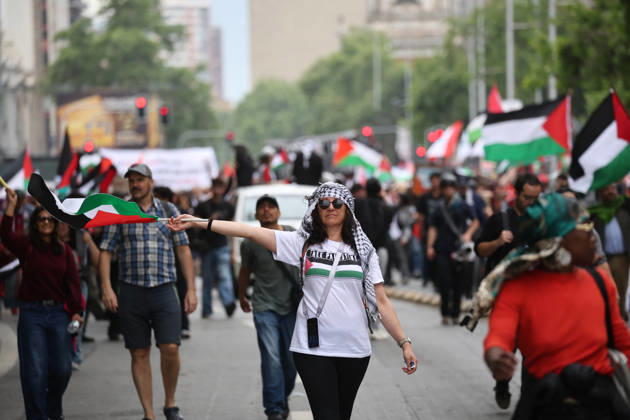 Santiago, October 10, 2026: March for Palestine organized by the Global Action for Palestine (GAFP) alliance along Alameda Street in downtown Santiago. Dragomir Yankovic, Aton Chile, Santiago, Chile. Aton 1198375  Copyright: DRAGOMIRxYANKOVIC ATONxCHILE