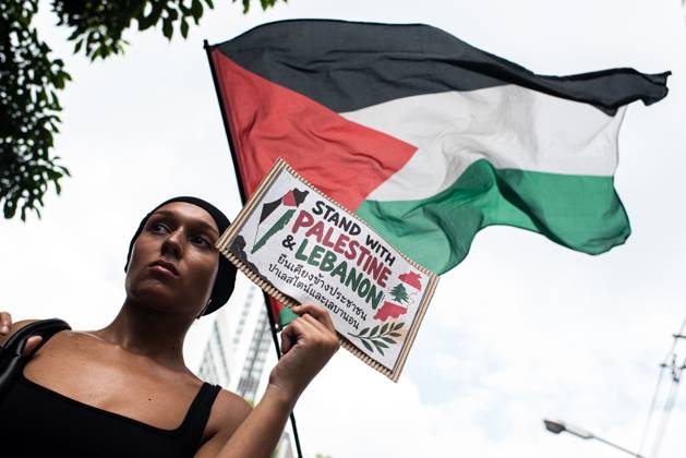 October 10, 2026, Bangkok, Thailand: BANGKOK, THAILAND Ã¢â‚¬ OCTOBER 10, 2026: Pro-Palestine protesters and activists gather outside the Israeli Embassy in Bangkok to demand a permanent ceasefire in Gaza and express solidarity with the Palestinian people. The demonstration highlights calls for an end to hostilities in Gaza and continued international attention to the humanitarian situation affecting Palestinians. Protesters gathered outside the diplomatic mission to voice their demands and show support for Palestinians amid the ongoing conflict. The demonstration forms part of international solidarity actions calling for a ceasefire and greater protection for civilians in Gaza. Bangkok Thailand  - ZUMAq101 20261010_zna_q101_150 Copyright: xPeeraponxBoonyakiatx